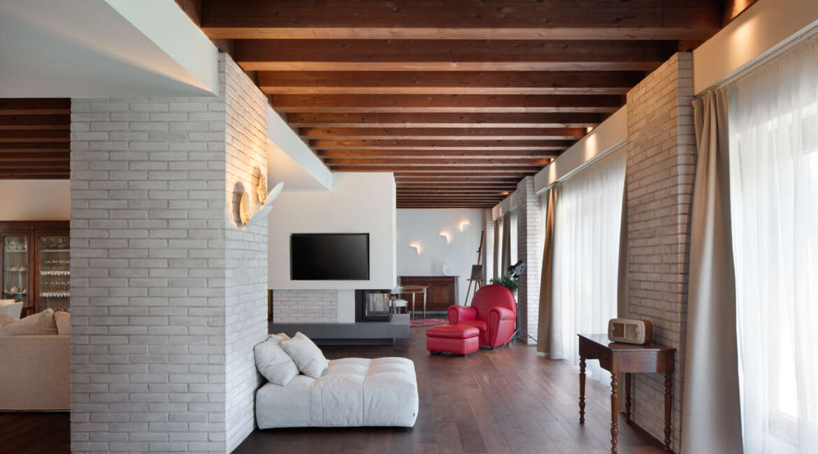 The Difference Between Wall Lights and Sconces