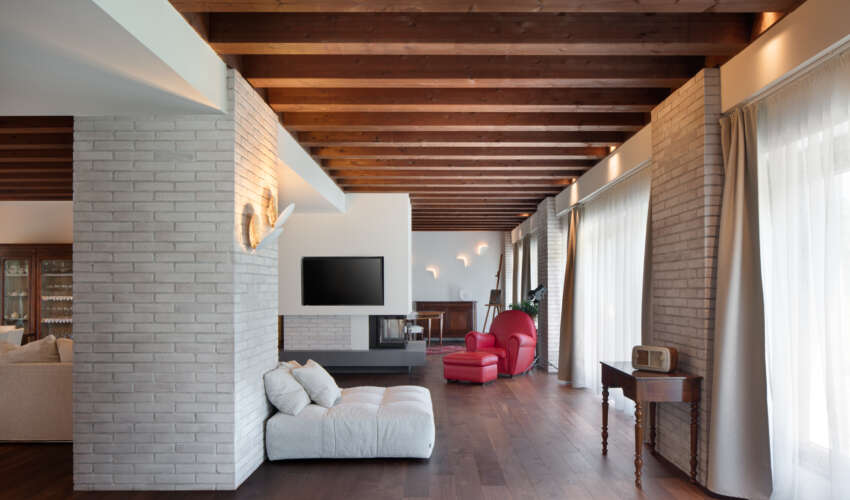 The Difference Between Wall Lights and Sconces