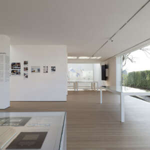 Gallery & Museum Lighting: Projection or Reflection?