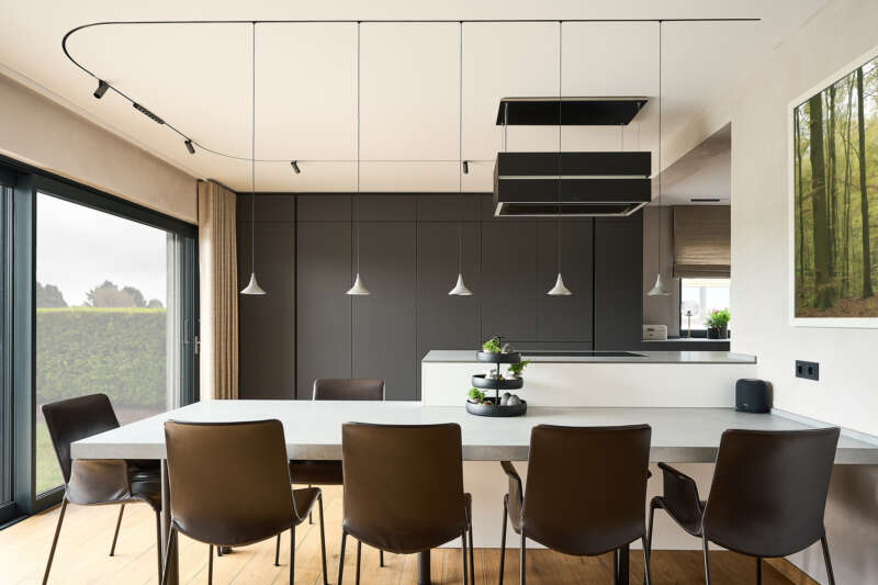 Track Light Advantage for Mixed Fixtures 