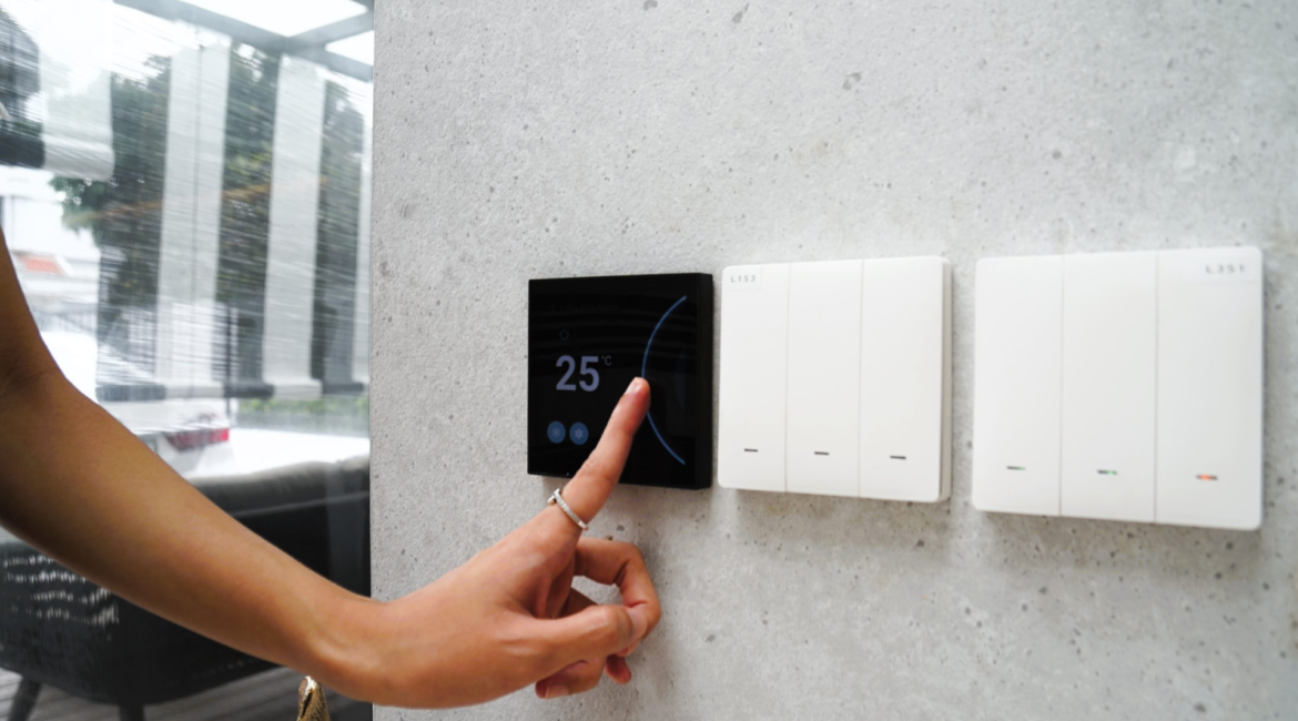 Do you need regular or smart switches to work with smart bulbs