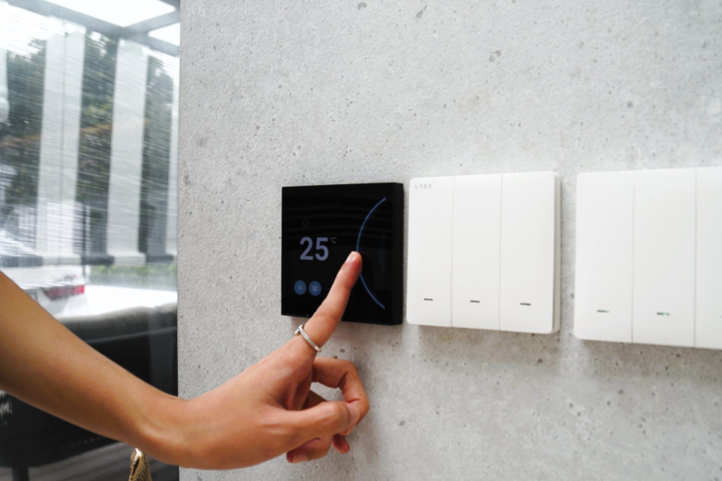 Do you need regular or smart switches to work with smart bulbs?